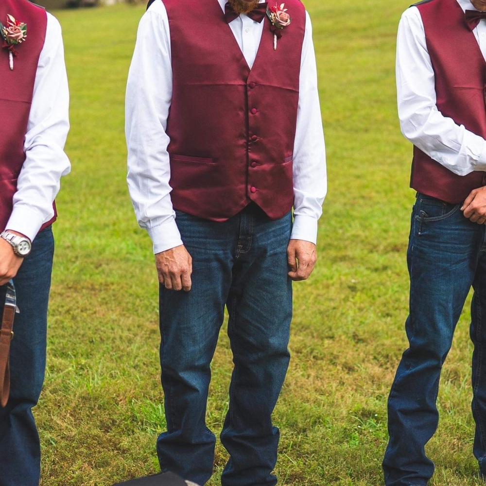 Allure Cabernet Men’s vest